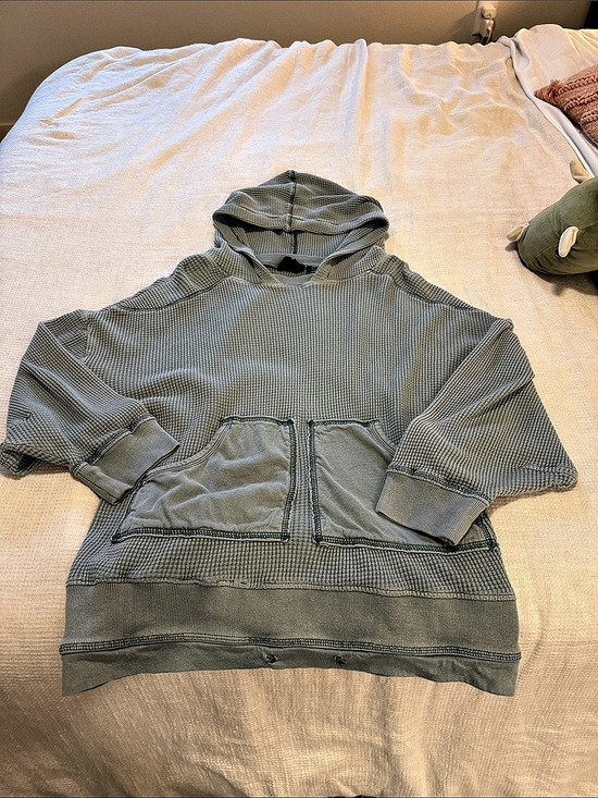 Urban Outfitters Tops - Urban Outfitters Green Checkered Hoodie Size Medium
